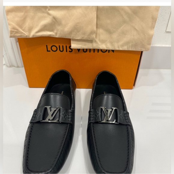 Louis Vuitton Monte Carlo Moccasin Black 10 euro 45
LV 11 Us Brand New wi… - Picture 3 of 9